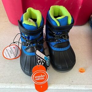 Wondernation winter boots size 7T